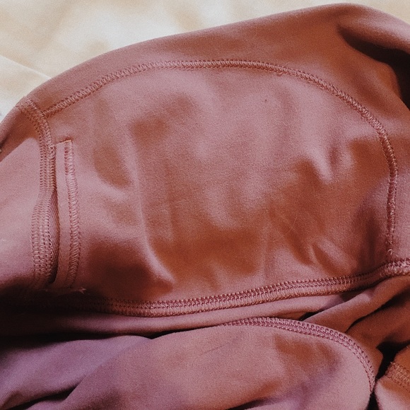 Lululemon - Picture 5 of 5